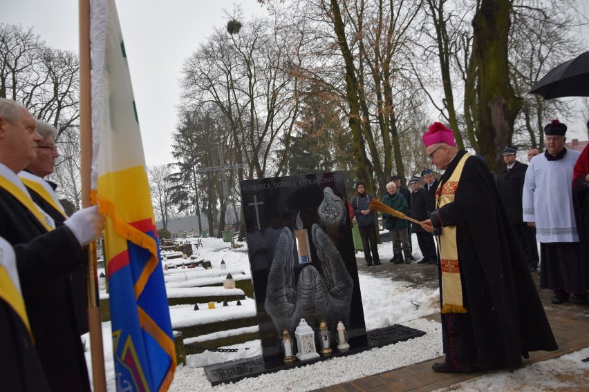 Na cmentarzu parafialnym w Ciechocinku stanął pomnik Pamięci...