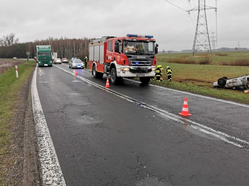 Kierowca nie odniósł poważnych obrażeń.