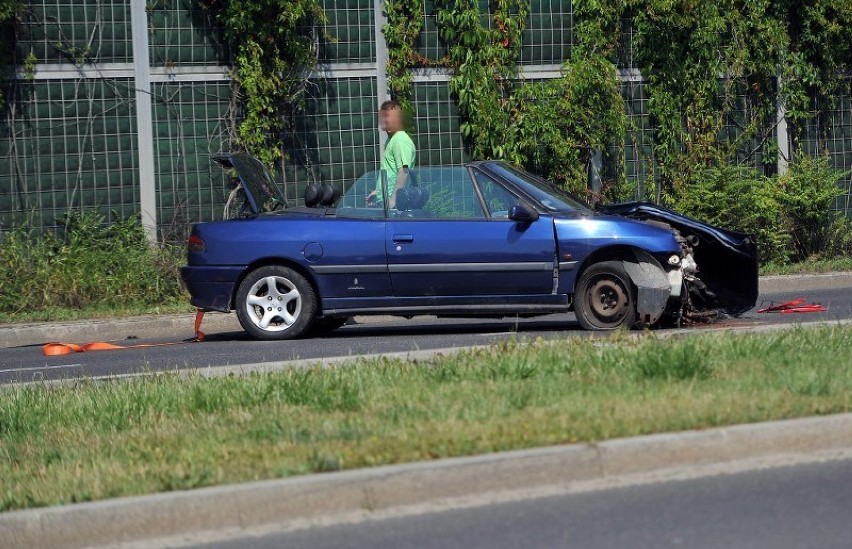 Trzy samochody zderzyły się na ul. Europejskiej w Szczecinie