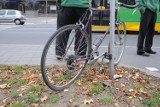Wypadek na Grunwaldzkiej: Rowerzysta wjechał pod tramwaj [ZDJĘCIA]