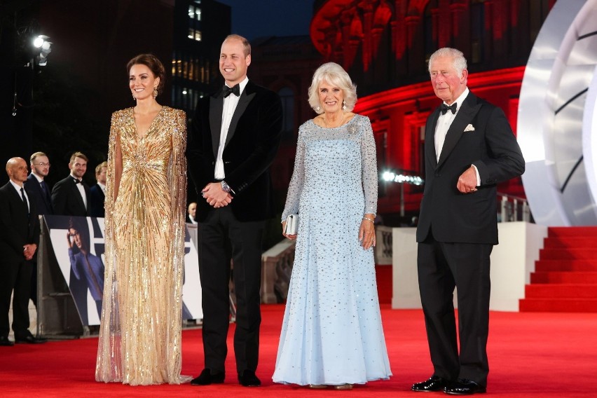 Księżna Kate, książę William, księżna Camilla i książę Karol...