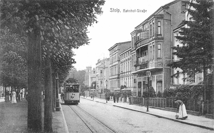 Po ulicy dawniej kursowały tramwaje, które dojeżdżały do...