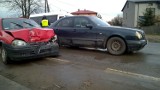 Wypadek na ulicy Urzędowskiej w Kraśniku. Kierowca opla wjechał w mercedesa