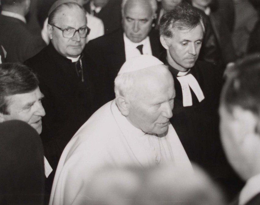 W Skoczowie Jan Paweł II odwiedził kościół...