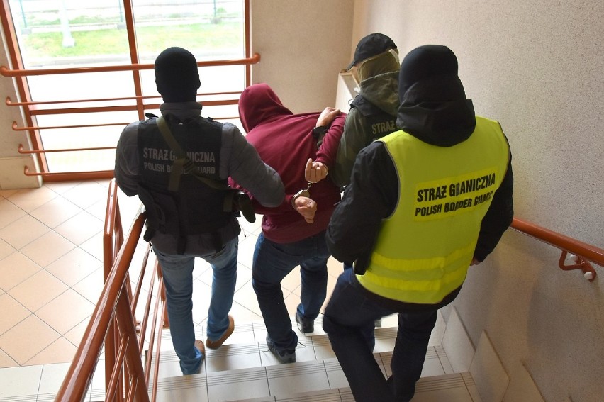 Rozbito grupę przestępczą działającą na terenie Kraśnika zajmującą się nielegalną migracją