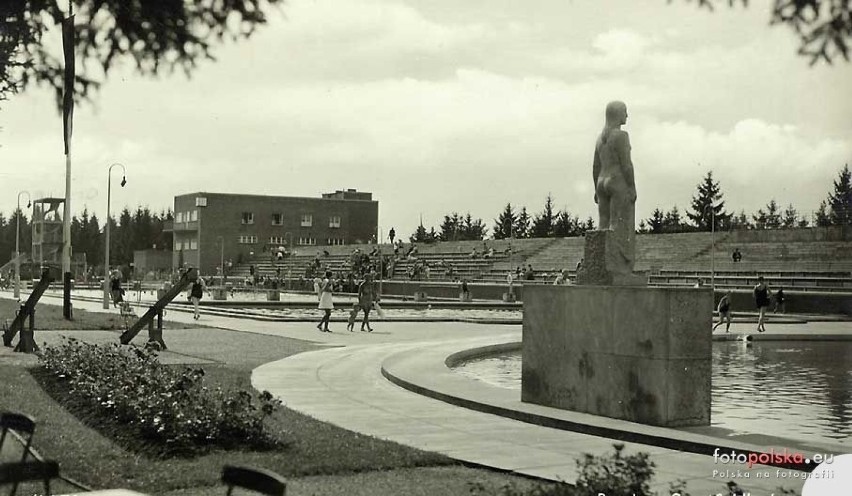 Lata 1933-1943, widok na basen Olimpijski od strony hotelu...