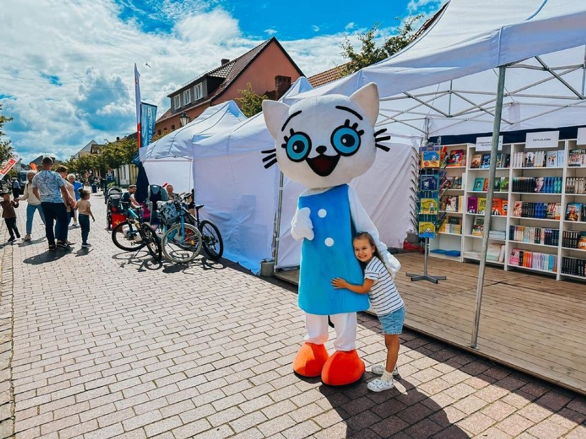 Lato z książką. Przez trzy dni Łeba żyła spotkaniami autorskimi i rozmowami o książkach