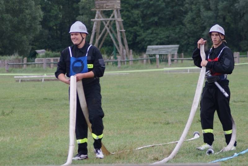 Sportowe zmagania strażaków z gminy Blizanów. Zobacz zdjęcia