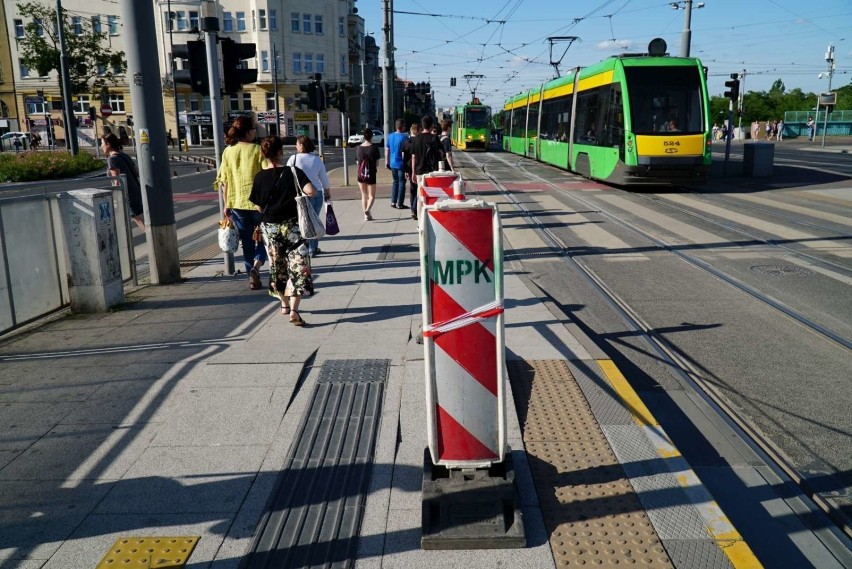 O uszkodzonych chodnikach wie już zarząd ZDM Poznań. Jak...