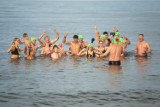 Morsy w Ustce! Dwa kluby kąpały się w Bałtyku w niedzielę