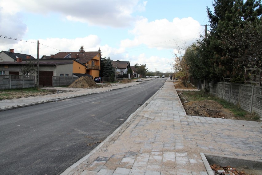 Trwa budowa ulic w osiedlu Ludwików w Tomaszowie Maz. [ZDJĘCIA]