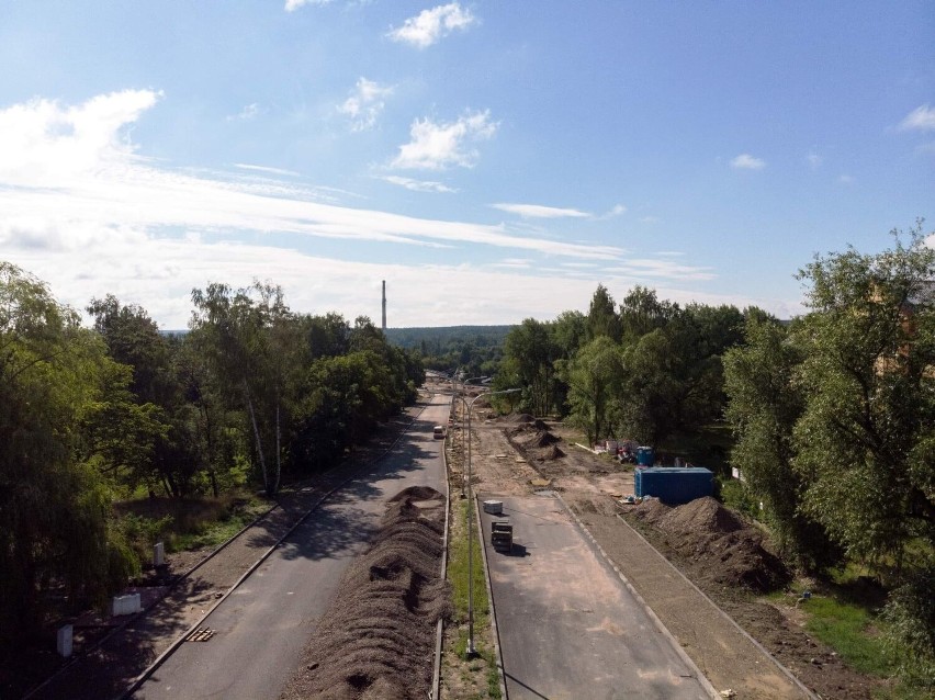 Budowa wiaduktu nad torami w Skarżysku - Kamiennej. Jak idą prace? Zobaczcie zdjęcia z drona