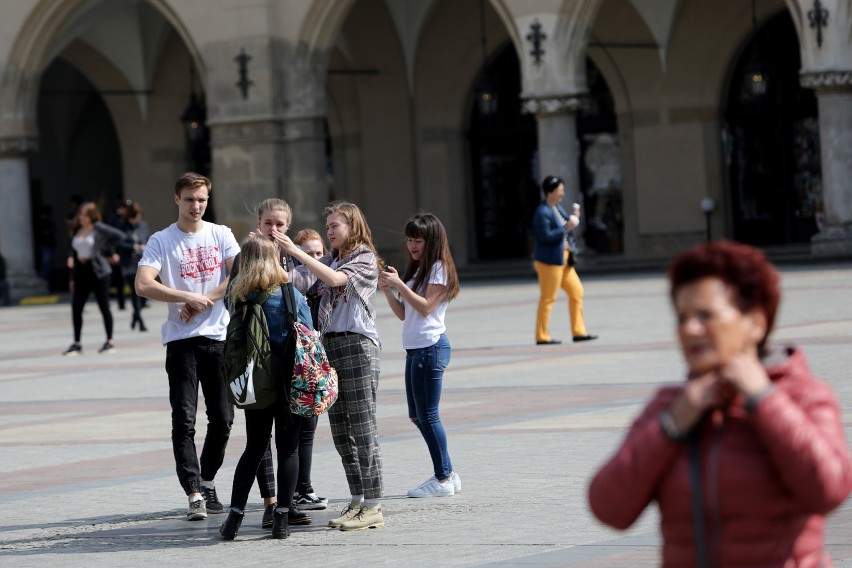 Kraków. Przymusowe wagary starszych uczniów w mieście