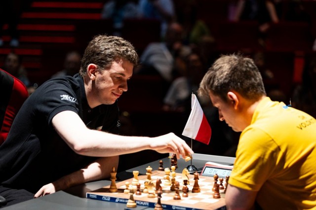 Jan-Krzysztof Duda i Oliwia Kiołbasa walczą w mistrzostwach Europy par w szachach błyskawicznych