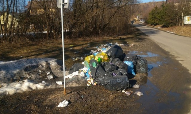 Zaśmiecają gminę Korzenna. Sprawcy poszukiwani