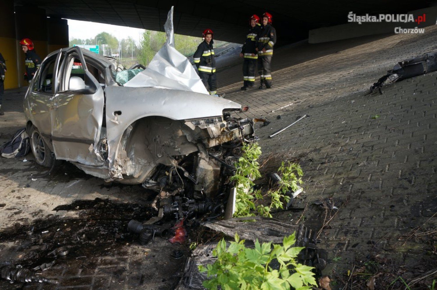 Chorzów: Śmiertelny Wypadek Na Dtś. Samochód Uderzył W Filar Wiaduktu, Zginął Kierowca | Chorzów Nasze Miasto