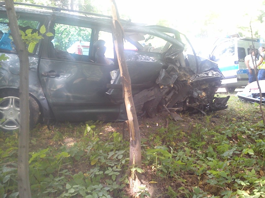 Wypadek na drodze krajowej nr 22 w Waćmierku. Cztery osoby trafiły do szpitala