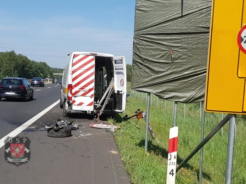 Na autostradzie volvo uderzyło w "autostradową" furgonetkę