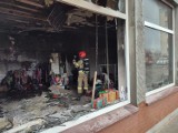 Pożar w Zbąszynku. Ogień pojawił się w sklepie z odzieżą. Z ogniem walczyło kilka zastępów straży