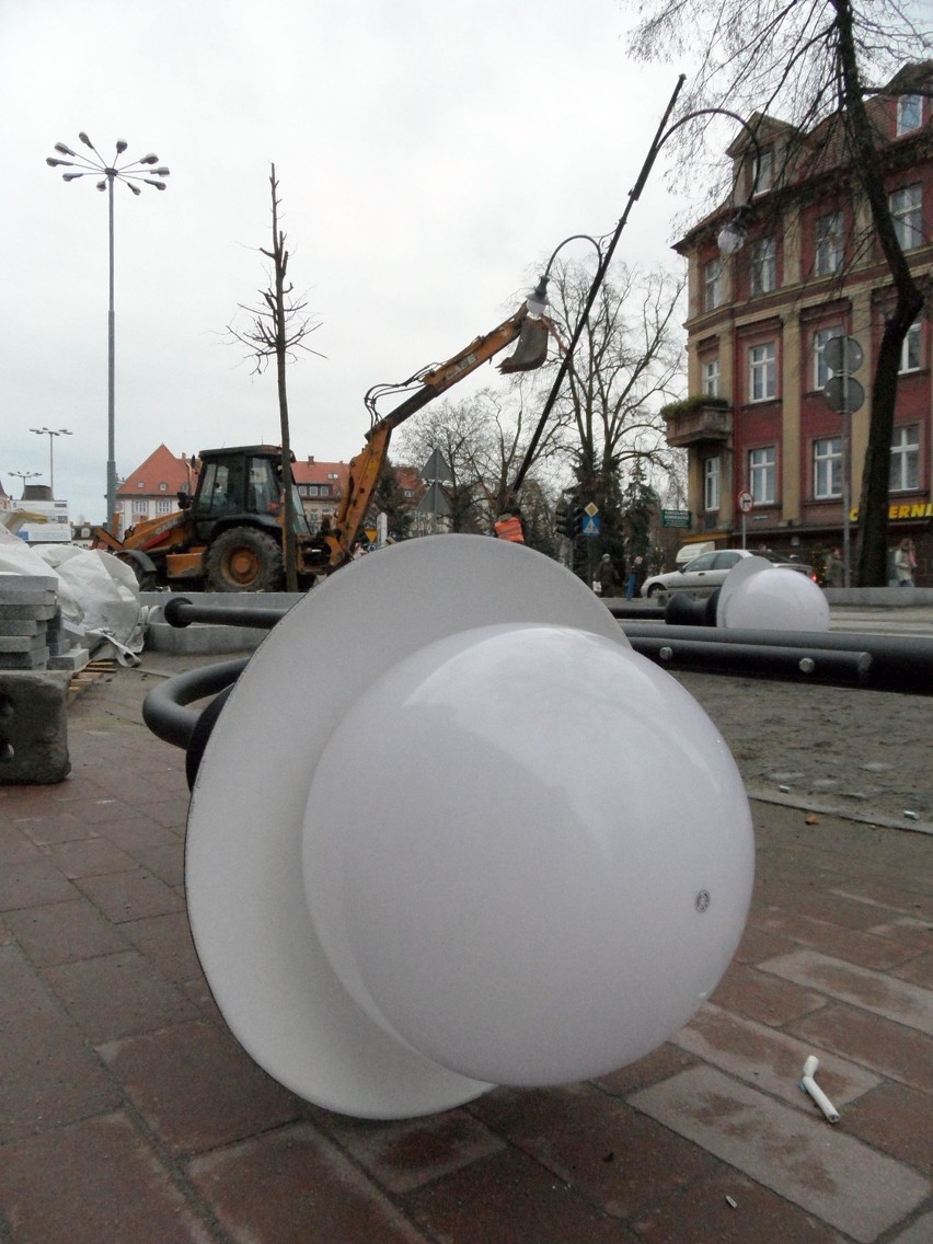 Słupsk: Przy Wojska Polskiego pojawiły się nowe lampy! Zobacz, jak wyglądają! ZDJĘCIA