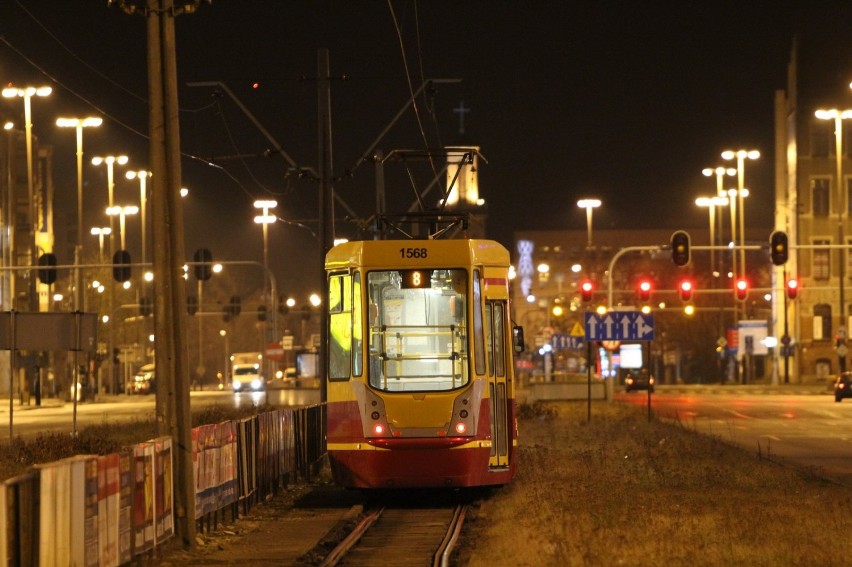 Tramwaj po północy na ulicach Łodzi to rzadkość