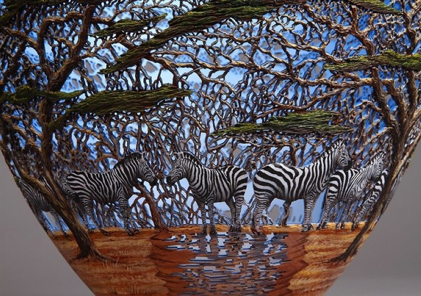 Niesamowite misy inspirowane kenijską sztuką. Co za detale!