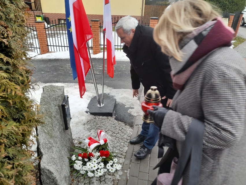 W rocznica powstania Armii Krajowej w Mieroszowie składano...