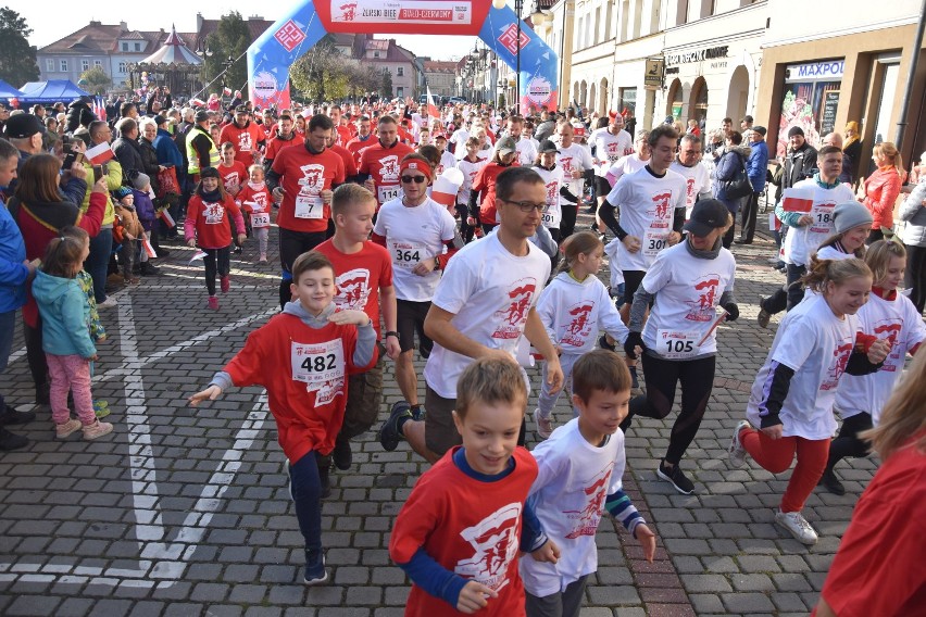 Żorski Bieg Biało-Czerwony 2019: Setki mieszkańców pobiegło...