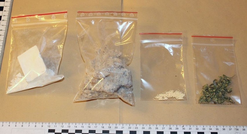 Koszalin: Kolejne zatrzymanie z narkotykami. Policjanci zabezpieczyli 150 g nielegalnych substancji