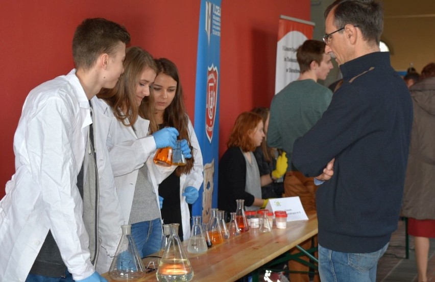 Nagrody, konkurs, doświadczenia i prezentacje na VI Festiwalu Nauki w Starachowicach