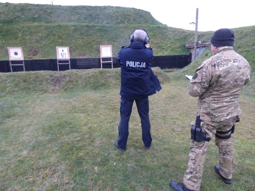 Policjanci z Lęborka ćwiczyli strzelanie