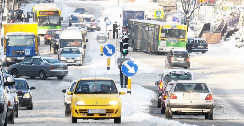 Śnieg potrafi skutecznie utrudnić podróżowanie...