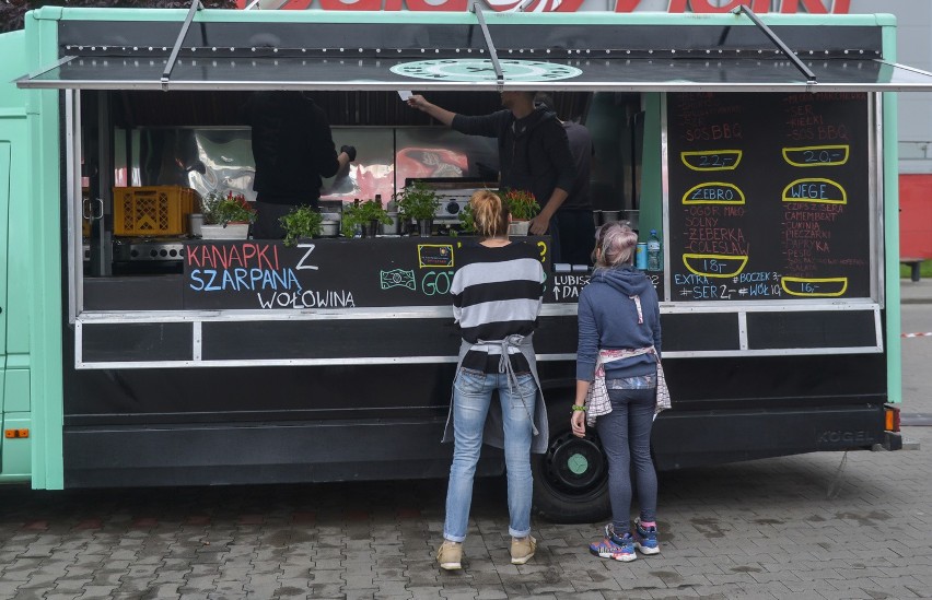 Festiwal Smaków Food Trucków 2016 w Gdańsku. Zlot wozów z jedzeniem [ZDJĘCIA]