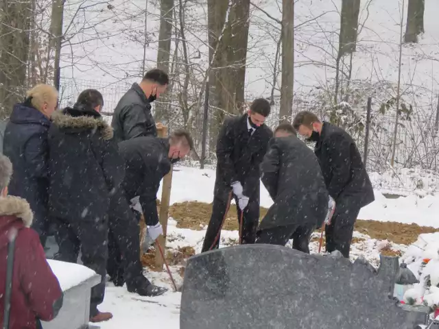 Pogrzeb 23-latka z Wysokiej koło Wadowic, który został zamordowany w Krakowie 25 stycznia.