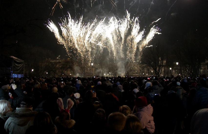 Sylwester 2012 na pl. Litewskim. Zobacz jak Lublin powitał Nowy Rok (ZDJĘCIA)