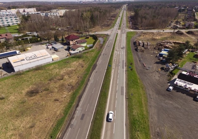 Na DK1 w Dąbrowie Górniczej Ząbkowicach powstaną pod koniec lipca dwa tymczasowe ronda, zamknięte zostaną też pasy w kierunku Tychów

Zobacz kolejne zdjęcia/plansze. Przesuwaj zdjęcia w prawo - naciśnij strzałkę lub przycisk NASTĘPNE