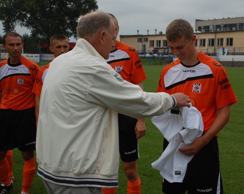 W sierpniu 2012 r. przed meczem inaugurującym nowy sezon w...