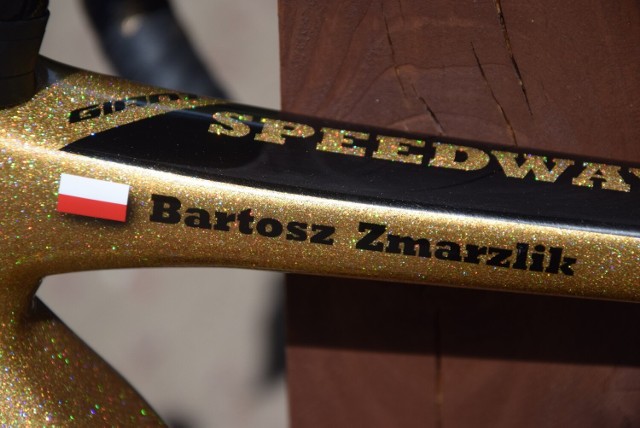 Złoto-czarnego Gianta Bartosz Zmarzlik dostał po zdobyciu tytułu indywidualnego mistrza świata.