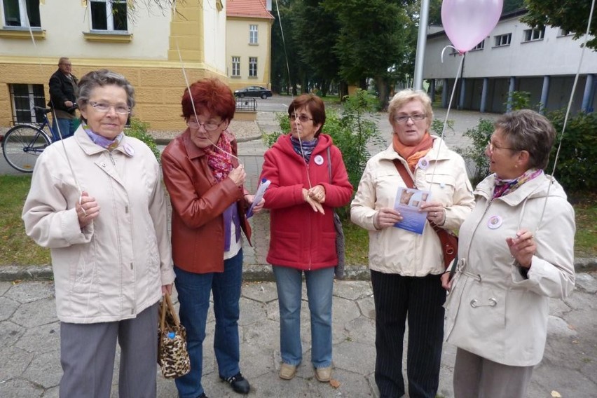 Złotów: Około 60 osób uczestniczyło w Marszu Różowej Wstążki [GALERIA]