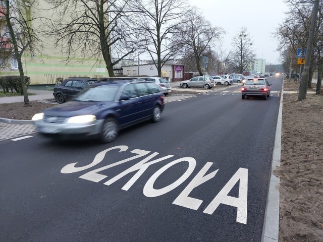 Zarząd Dróg Miejskich i Komunikacji Publicznej poinformował o planowanej przebudowie 11 przejść dla pieszych w pobliżu bydgoskich szkół.