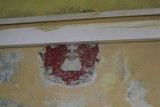 Tarnów: odkryto malowidła na ścianach komisariatu [ZDJĘCIA]