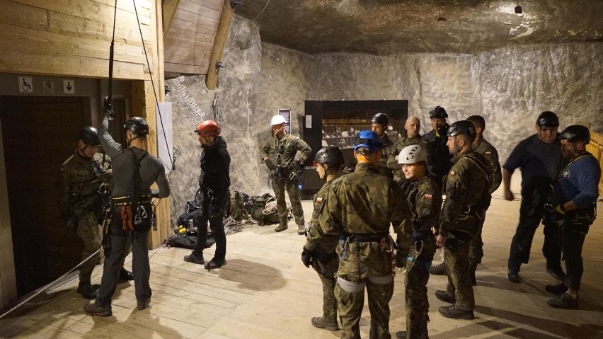 Kawalerzyści 25. Brygady szkolili się w rejonie kopalni soli w Wieliczce ZDJĘCIA