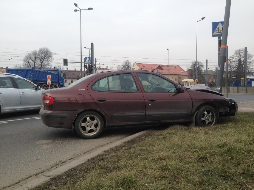 Wypadek na rondzie Grzegórzeckim w Krakowie.