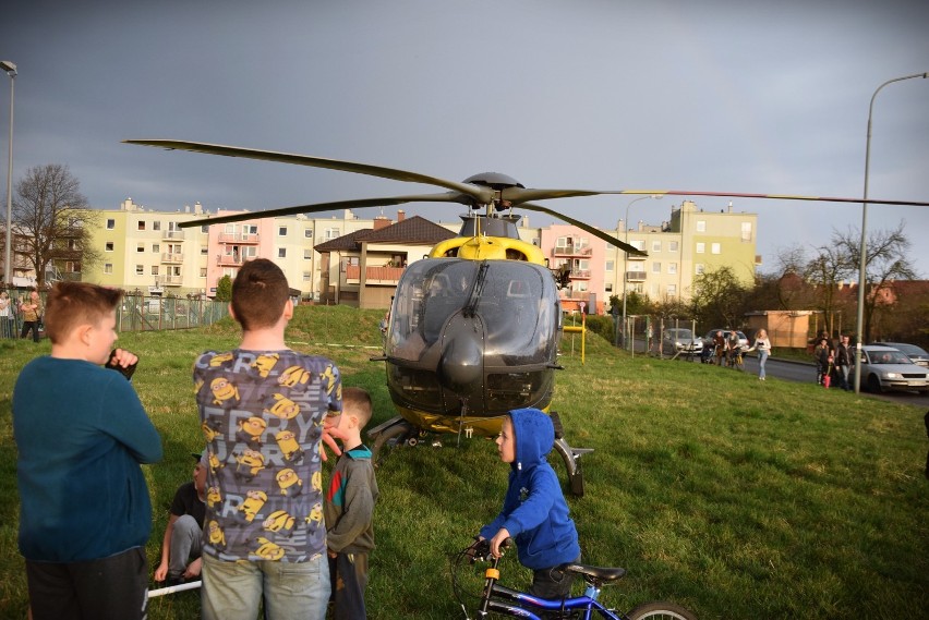 Lądowanie śmigłowca LPR w Oleśnicy