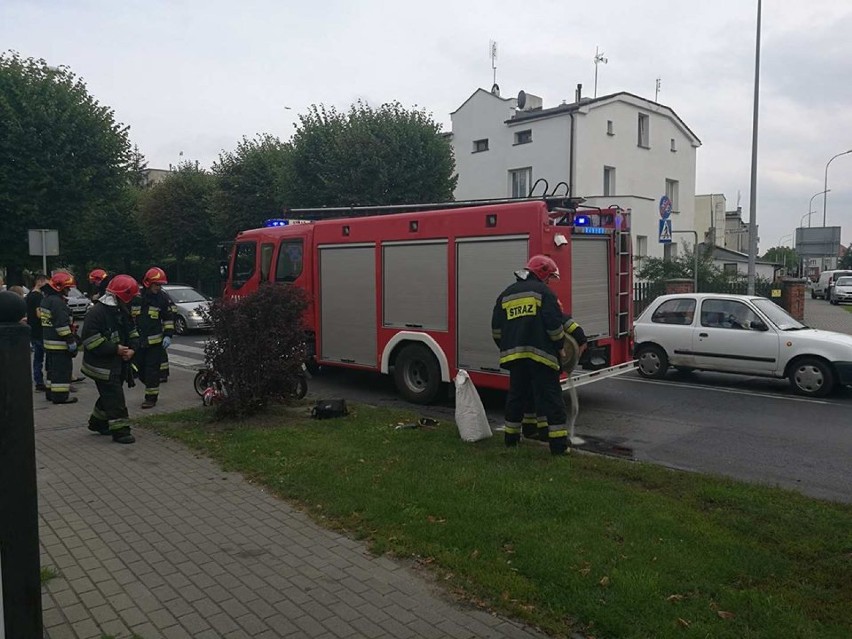 Kolizja na ul. Piłsudskiego. Skuter zderzył się z samochodem [zdjęcia]