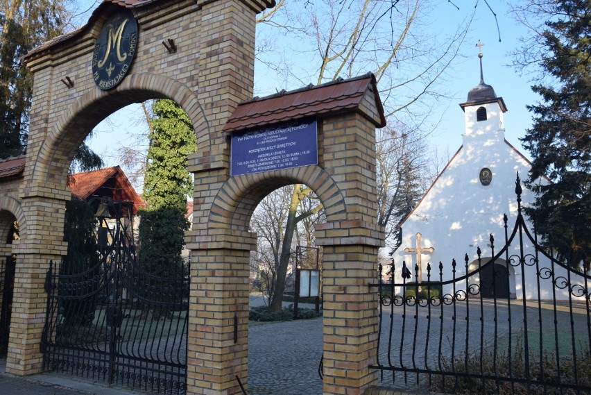 Dwie próby włamania do kościoła w Pruszczu. Sprawcę zatrzymali policjanci. 27-latek nie pokonał zabezpieczeń