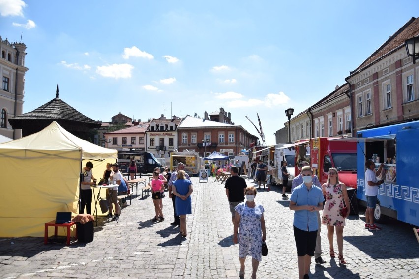 Żarciowozy w Jarosławiu. Kończy się drugi zlot foodtrucków [ZDJĘCIA]