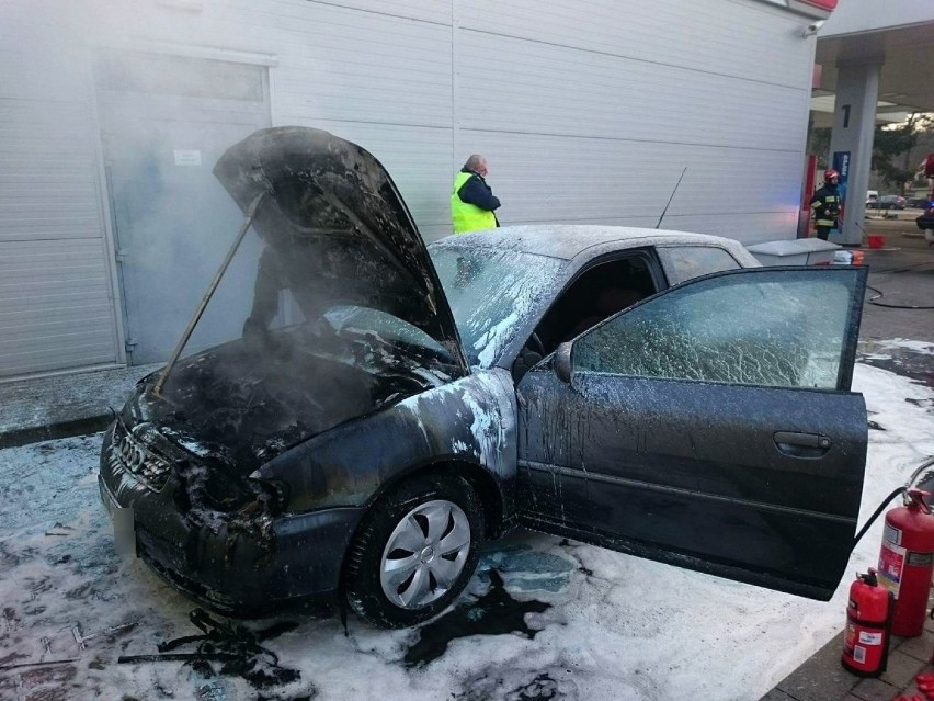 Nowosolski policjant ugasił samochód na stacji benzynowej [ZDJĘCIA]