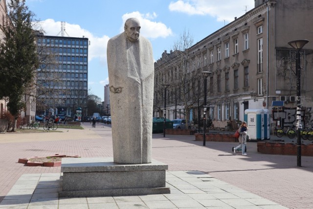 CZYTAJ WIĘCEJ NA KOLEJNYCH SLAJDACH!