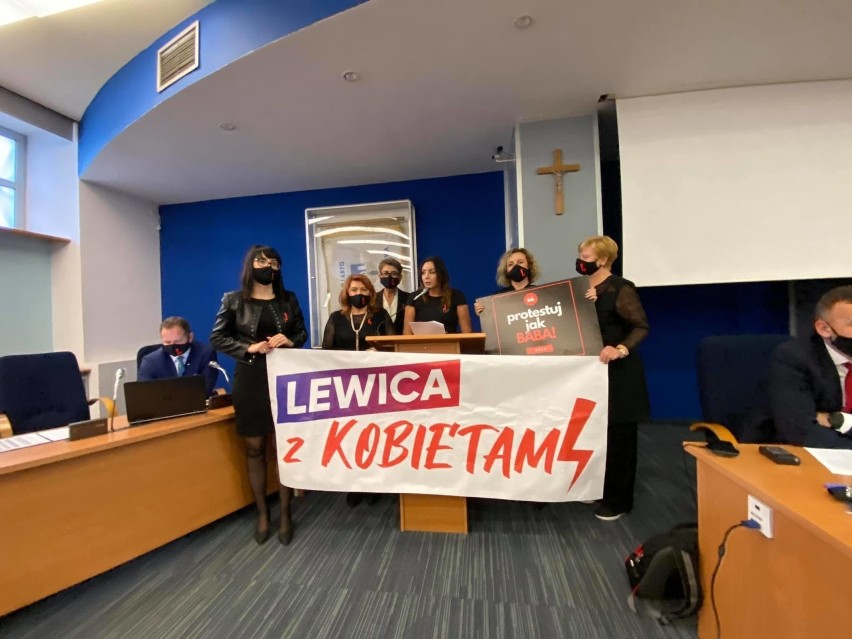 Rada Miasta w Częstochowie jako pierwsza w Polsce przyjęła stanowisko przeciw decyzji "quasi Trybunału Konstytucyjnego" w sprawie aborcji